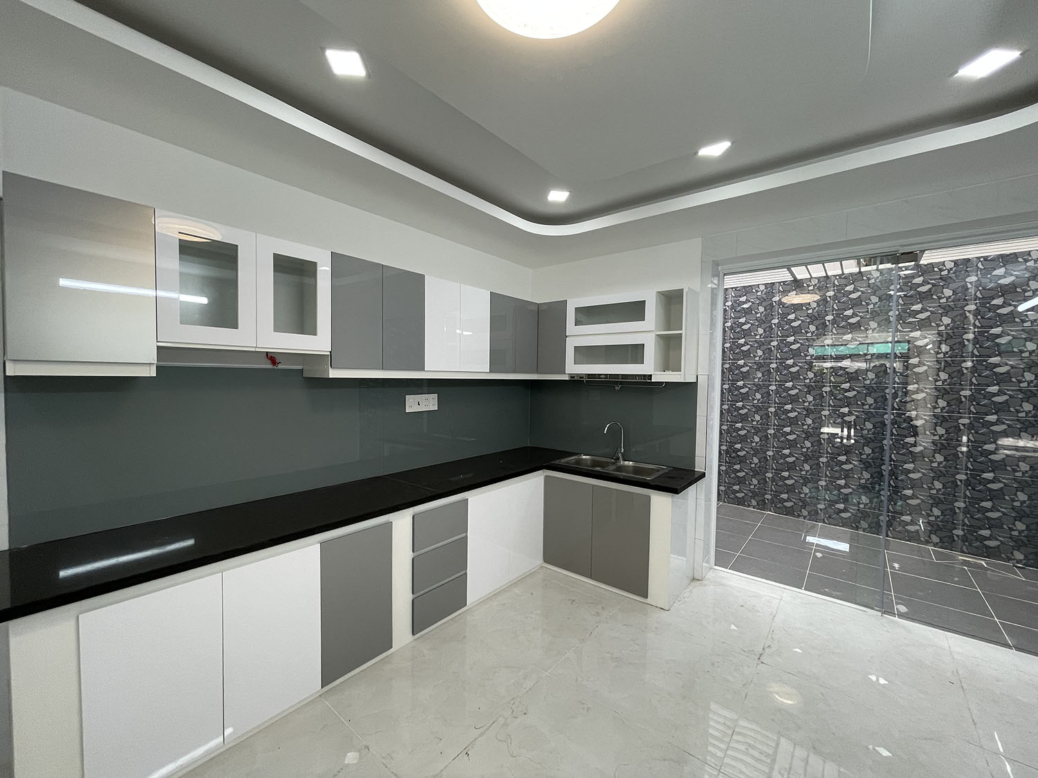 Tuyệt phẩm 3 lầu (4x15) 6 phòng t.kế Singapore, mới xây dựng, hẻm đẹp Phan Đình Phùng - gần PXLong